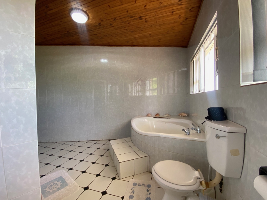 5 Bedroom Property for Sale in Cintsa East Eastern Cape